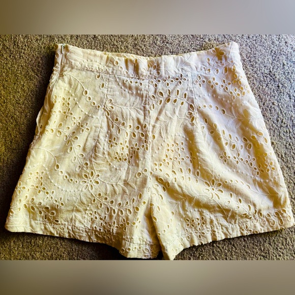 ZW COLL. PERFORATED EMBROIDERY BERMUDA SHORTS | Size: S | Color: Taupe Brown - Picture 1 of 10